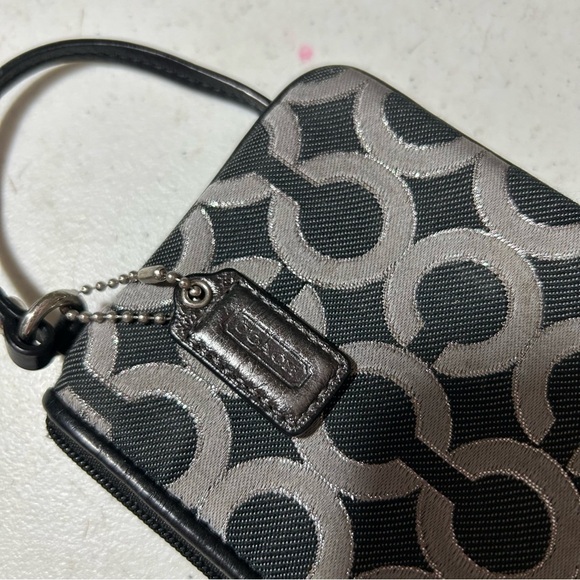 COACH Black Silver OP Art Wristlet GUC Logo Canvas Patent Leather Trim - Picture 6 of 6